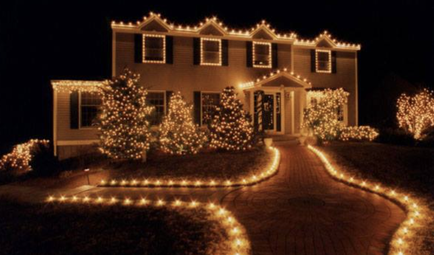 rancho-cordova-christmas-light-display this image shows Christmas lights in Rancho Cordova, CA